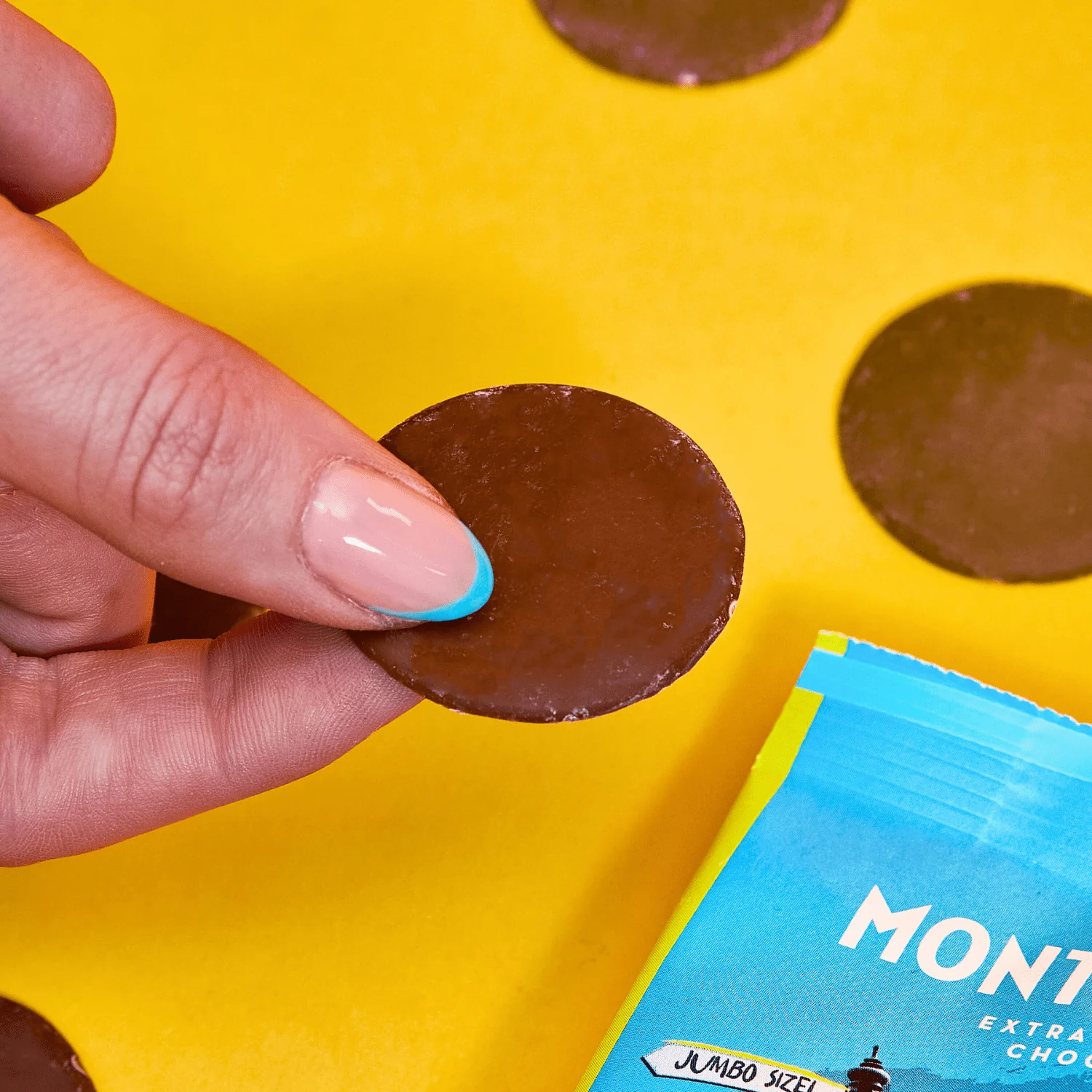 Giant 35% Milk Chocolate Buttons - 120g - Image 3